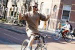 Amsterdam 10 maart 2022
Selwyn Senatori op zijn fiets in Amsterdam zuid