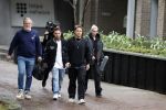 Hilversum 6 april 2023
Andre Hazes verlaat het pand van talpa/radio538 met Djarno Hofland Riccardo Klaverdijk Jaap Hilhorst en documentairemaakster Cheeru Mampaey.
Hij staat Aran Bade van RTL Boulevard te woord.