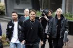 Hilversum 6 april 2023
Andre Hazes verlaat het pand van talpa/radio538 met Djarno Hofland Riccardo Klaverdijk Jaap Hilhorst en documentairemaakster Cheeru Mampaey.
Hij staat Aran Bade van RTL Boulevard te woord.