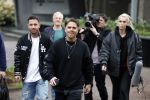 Hilversum 6 april 2023
Andre Hazes verlaat het pand van talpa/radio538 met Djarno Hofland Riccardo Klaverdijk Jaap Hilhorst en documentairemaakster Cheeru Mampaey.
Hij staat Aran Bade van RTL Boulevard te woord.