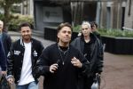 Hilversum 6 april 2023
Andre Hazes verlaat het pand van talpa/radio538 met Djarno Hofland Riccardo Klaverdijk Jaap Hilhorst en documentairemaakster Cheeru Mampaey.
Hij staat Aran Bade van RTL Boulevard te woord.