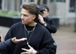 Hilversum 6 april 2023
Andre Hazes verlaat het pand van talpa/radio538 met Djarno Hofland Riccardo Klaverdijk Jaap Hilhorst en documentairemaakster Cheeru Mampaey.
Hij staat Aran Bade van RTL Boulevard te woord.