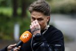 Hilversum 6 april 2023
Andre Hazes verlaat het pand van talpa/radio538 met Djarno Hofland Riccardo Klaverdijk Jaap Hilhorst en documentairemaakster Cheeru Mampaey.
Hij staat Aran Bade van RTL Boulevard te woord.