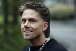 Hilversum 6 april 2023
Andre Hazes verlaat het pand van talpa/radio538 met Djarno Hofland Riccardo Klaverdijk Jaap Hilhorst en documentairemaakster Cheeru Mampaey.
Hij staat Aran Bade van RTL Boulevard te woord.