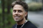 Hilversum 6 april 2023
Andre Hazes verlaat het pand van talpa/radio538 met Djarno Hofland Riccardo Klaverdijk Jaap Hilhorst en documentairemaakster Cheeru Mampaey.
Hij staat Aran Bade van RTL Boulevard te woord.