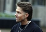 Hilversum 6 april 2023
Andre Hazes verlaat het pand van talpa/radio538 met Djarno Hofland Riccardo Klaverdijk Jaap Hilhorst en documentairemaakster Cheeru Mampaey.
Hij staat Aran Bade van RTL Boulevard te woord.