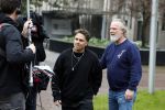Hilversum 6 april 2023
Andre Hazes verlaat het pand van talpa/radio538 met Djarno Hofland Riccardo Klaverdijk Jaap Hilhorst en documentairemaakster Cheeru Mampaey.
Hij staat Aran Bade van RTL Boulevard te woord.