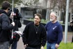 Hilversum 6 april 2023
Andre Hazes verlaat het pand van talpa/radio538 met Djarno Hofland Riccardo Klaverdijk Jaap Hilhorst en documentairemaakster Cheeru Mampaey.
Hij staat Aran Bade van RTL Boulevard te woord.