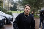Hilversum 6 april 2023
Andre Hazes verlaat het pand van talpa/radio538 met Djarno Hofland Riccardo Klaverdijk Jaap Hilhorst en documentairemaakster Cheeru Mampaey.
Hij staat Aran Bade van RTL Boulevard te woord.