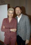 Zeist 26 maart 2023
Hans Kazan viert zijn 70e verjaardag en presenteert zijn boek. Ook krijgt hij een koninklijke onderscheiding in het Figi Theater/Hotel. Anita Witzier met haar man Michel Nillisen