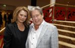 Zeist 26 maart 2023
Hans Kazan viert zijn 70e verjaardag en presenteert zijn boek. Ook krijgt hij een koninklijke onderscheiding in het Figi Theater/Hotel.Antje Monteiro en Hans