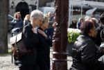 Amsterdam 15 april 2023
Herdenkingstdienst vooraf aan de begrafenis van Huub Oosterhuis in de Westertoren . Daarna gingen ze met de boot naar begraafplaats Zorgvlied.
Aanwezig oa Trijntje Oosterhuis met kinderen en partner Alvin Lewis , Tjeerd Oosterhuis en vrouw Edsilia Rombley met kinderen en moeder en de partner van Huub Oosterhuis . Benedicte Ficq met partner