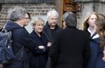 Amsterdam 15 april 2023
Herdenkingstdienst vooraf aan de begrafenis van Huub Oosterhuis in de Westertoren . Daarna gingen ze met de boot naar begraafplaats Zorgvlied. Benedicte Ficq met partner
