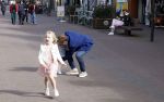 Noordwijk 30 maart 2023
Boekpresentatie Maxime Meiland in de winkel van haar zus Montana.
Verder Aanwezig Martien Meiland Erica Meiland en haar man Leroy Molkenboer en hun kinderen Claire en Vive. Ook de schrijver van het boek Jan Dijkgraaf.