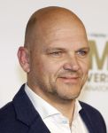 Amsterdam 29 maart 2023
Premiere Docu Max Verstappen in Tuschinski  die uitgezonden gaat worden op Viaplay.
Ernest Knoors met partner