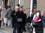 Amsterdam 15 april 2023
Frank Boeijen met zijn vrouw op straat in het centrum van Amsterdam.