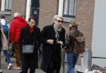Amsterdam 15 april 2023
Frank Boeijen met zijn vrouw op straat in het centrum van Amsterdam.