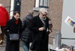 Amsterdam 15 april 2023
Frank Boeijen met zijn vrouw op straat in het centrum van Amsterdam.