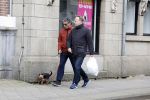 Amsterdam 15 april 2023
Gerard Spong met partner en hondje op straat in Amsterdam zuid.