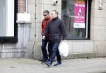 Amsterdam 15 april 2023
Gerard Spong met partner en hondje op straat in Amsterdam zuid.