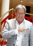 Zeist 26 maart 2023
Hans Kazan viert zijn 70e verjaardag en presenteert zijn boek. Ook krijgt hij een koninklijke onderscheiding in het Figi Theater/Hotel.