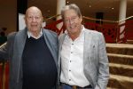 Zeist 26 maart 2023
Hans Kazan viert zijn 70e verjaardag en presenteert zijn boek. Ook krijgt hij een koninklijke onderscheiding in het Figi Theater/Hotel.