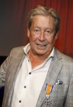 Zeist 26 maart 2023
Hans Kazan viert zijn 70e verjaardag en presenteert zijn boek. Ook krijgt hij een koninklijke onderscheiding in het Figi Theater/Hotel.
