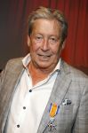 Zeist 26 maart 2023
Hans Kazan viert zijn 70e verjaardag en presenteert zijn boek. Ook krijgt hij een koninklijke onderscheiding in het Figi Theater/Hotel.