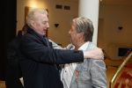 Zeist 26 maart 2023
Hans Kazan viert zijn 70e verjaardag en presenteert zijn boek. Ook krijgt hij een koninklijke onderscheiding in het Figi Theater/Hotel. hans Kazan  en Andre v Duin met partner