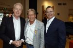 Zeist 26 maart 2023
Hans Kazan viert zijn 70e verjaardag en presenteert zijn boek. Ook krijgt hij een koninklijke onderscheiding in het Figi Theater/Hotel. hans Kazan  en Andre v Duin met partner