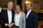 Zeist 26 maart 2023
Hans Kazan viert zijn 70e verjaardag en presenteert zijn boek. Ook krijgt hij een koninklijke onderscheiding in het Figi Theater/Hotel. hans Kazan  en Andre v Duin met partner