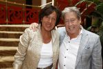 Zeist 26 maart 2023
Hans Kazan viert zijn 70e verjaardag en presenteert zijn boek. Ook krijgt hij een koninklijke onderscheiding in het Figi Theater/Hotel.