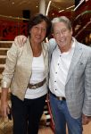 Zeist 26 maart 2023
Hans Kazan viert zijn 70e verjaardag en presenteert zijn boek. Ook krijgt hij een koninklijke onderscheiding in het Figi Theater/Hotel.