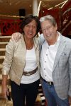 Zeist 26 maart 2023
Hans Kazan viert zijn 70e verjaardag en presenteert zijn boek. Ook krijgt hij een koninklijke onderscheiding in het Figi Theater/Hotel.