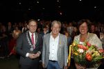 Zeist 26 maart 2023
Hans Kazan viert zijn 70e verjaardag en presenteert zijn boek. Ook krijgt hij een koninklijke onderscheiding in het Figi Theater/Hotel. Ook zijn vrouw Wendy is er natuurlijk bij. Burgemeester Koos Janssen van Zeist reikt onderscheiding uit