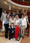 Zeist 26 maart 2023
Hans Kazan viert zijn 70e verjaardag en presenteert zijn boek. Ook krijgt hij een koninklijke onderscheiding in het Figi Theater/Hotel. hans Kazan met zijn vrouw Wendy en kinderen Steven Kazan Oscar Kazan Renzo Kazan en Lara Kazan hun partners en kleinkinderen