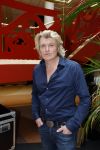 Zeist 26 maart 2023
Hans Kazan viert zijn 70e verjaardag en presenteert zijn boek. Ook krijgt hij een koninklijke onderscheiding in het Figi Theater/Hotel. Ook zijn vrouw Wendy is er natuurlijk bij. Hans Klok