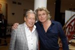 Zeist 26 maart 2023
Hans Kazan viert zijn 70e verjaardag en presenteert zijn boek. Ook krijgt hij een koninklijke onderscheiding in het Figi Theater/Hotel. Ook zijn vrouw Wendy is er natuurlijk bij. Hans Klok