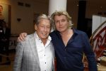 Zeist 26 maart 2023
Hans Kazan viert zijn 70e verjaardag en presenteert zijn boek. Ook krijgt hij een koninklijke onderscheiding in het Figi Theater/Hotel. Ook zijn vrouw Wendy is er natuurlijk bij. Hans Klok