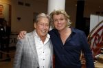 Zeist 26 maart 2023
Hans Kazan viert zijn 70e verjaardag en presenteert zijn boek. Ook krijgt hij een koninklijke onderscheiding in het Figi Theater/Hotel. Ook zijn vrouw Wendy is er natuurlijk bij. Hans Klok