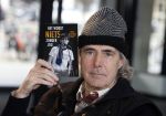 Rotterdam 14 april 2023
Boekpresentatie boek Hans de Booij . Johan Vlemmix reikte het eerste boek uit.
Hans zit in het gips omdat hij nzijn enkel heeft gebroken.