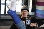 Rotterdam 14 april 2023
Boekpresentatie boek Hans de Booij . Johan Vlemmix reikte het eerste boek uit.
Hans zit in het gips omdat hij nzijn enkel heeft gebroken.
