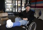 Rotterdam 14 april 2023
Boekpresentatie boek Hans de Booij . Johan Vlemmix reikte het eerste boek uit.
Hans zit in het gips omdat hij nzijn enkel heeft gebroken.
