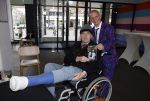 Rotterdam 14 april 2023
Boekpresentatie boek Hans de Booij . Johan Vlemmix reikte het eerste boek uit.
Hans zit in het gips omdat hij nzijn enkel heeft gebroken.