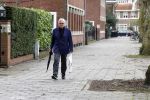 Amsterdam 31 maart 2023
Harry Mens wandelend door Amsterdam zuid.