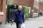 Amsterdam 31 maart 2023
Harry Mens wandelend door Amsterdam zuid.
