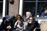 Amsterdam 2 april 2023
Henriette Tol met partner op terras in het centrum van Amsterdam.