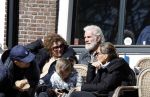 Amsterdam 2 april 2023
Henriette Tol met partner op terras in het centrum van Amsterdam.
