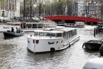 Amsterdam 15 april 2023
Herdenkingstdienst vooraf aan de begrafenis van Huub Oosterhuis in de Westertoren . Daarna gingen ze met de boot naar begraafplaats Zorgvlied.
Aanwezig oa Trijntje Oosterhuis met kinderen en partner Alvin Lewis , Tjeerd Oosterhuis en vrouw Edsilia Rombley met kinderen en moeder en de partner van Huub Oosterhuis