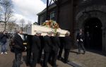 Amsterdam 15 april 2023
Herdenkingstdienst vooraf aan de begrafenis van Huub Oosterhuis in de Westertoren . Daarna gingen ze met de boot naar begraafplaats Zorgvlied